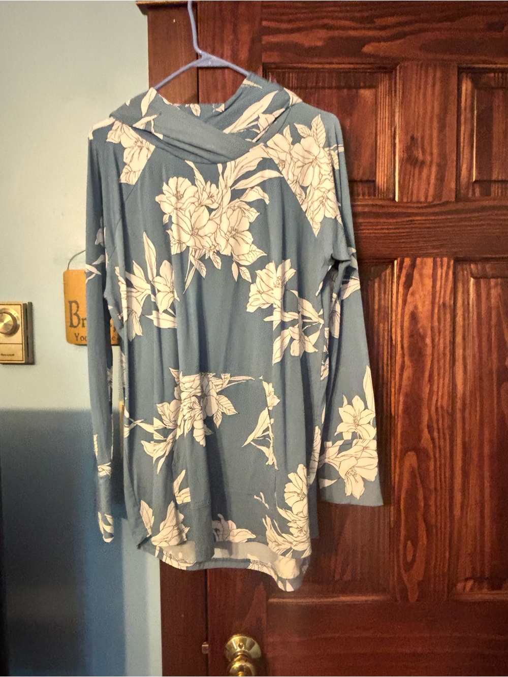 LuLaRoe Amber Blue and White Floral Long Sleeve Top